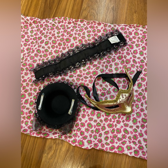 Halloween Items - Picture 4 of 5